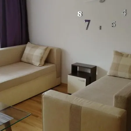 Викторио3 Apartment